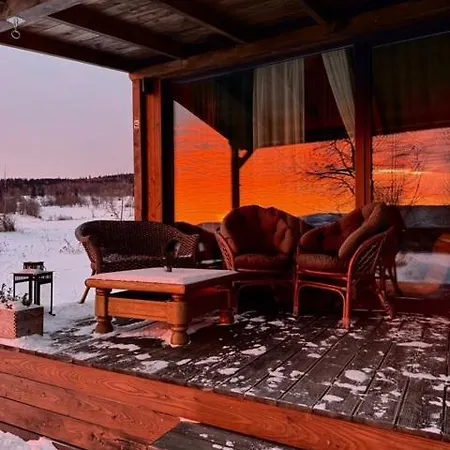 Gospodarstwo agroturystyczne Gniewoszów 11 *